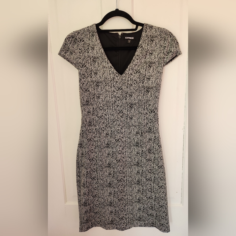 NWT Express Black/White Mini Cap Sleeve Dress Size XS